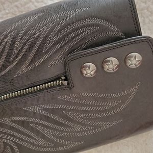 Womens gray leather Ariat boots!